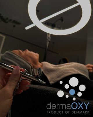 ✨ Rozžiarte svoju pleť na sviatky! ✨ Zima mohla zanechať na vašej pokožke stopy – suchosť , sivý tón ️ a únavu . Je čas...